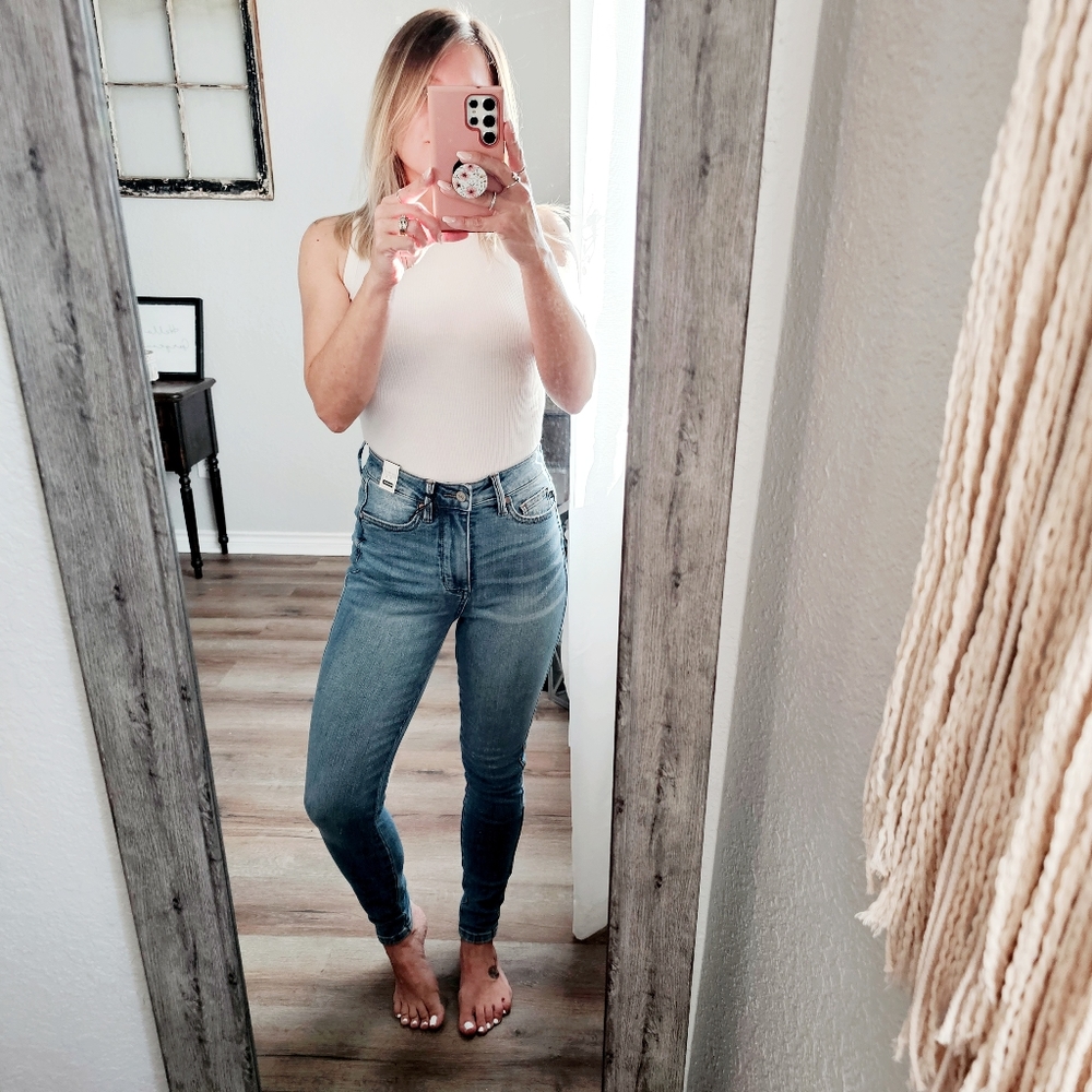 Still available, contact me - Judy Blue Light Wash Skinnies - Picture 5 of 14